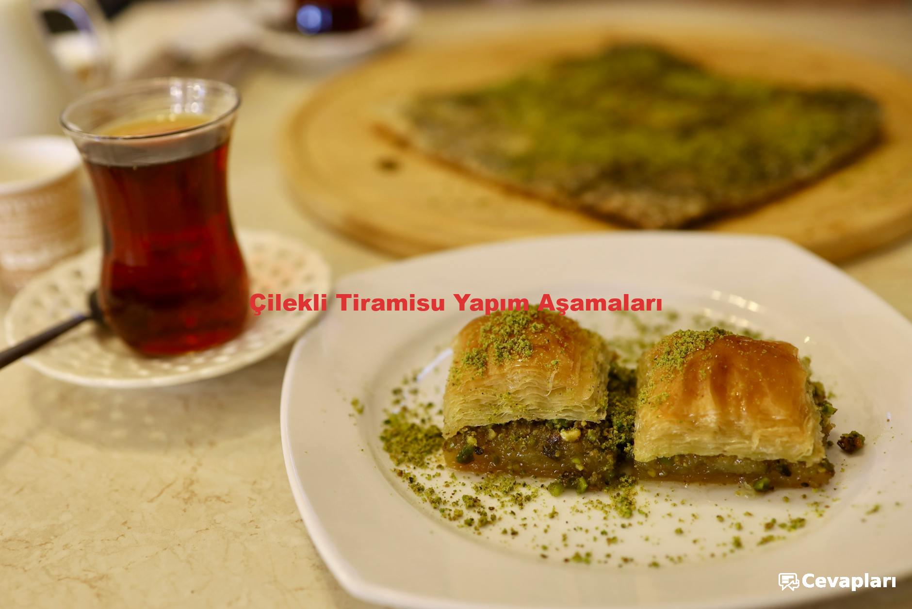 Çilekli Tiramisu Yapım Aşamaları